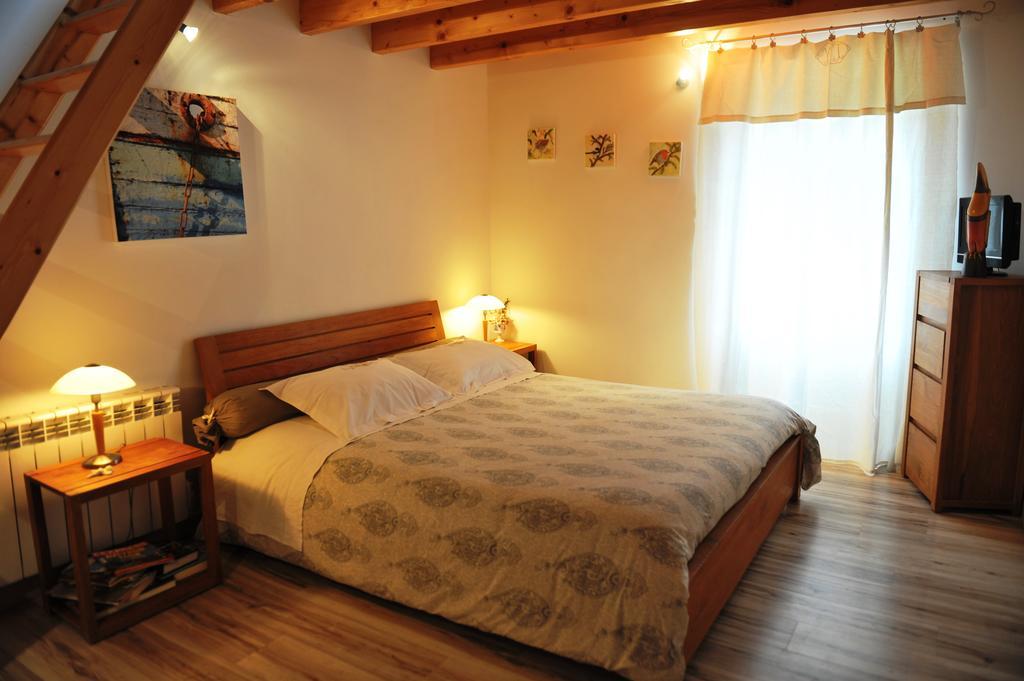 Chambres D'Hotes Le Puits D'Amour Mirandol-Bourgnounac Exterior foto