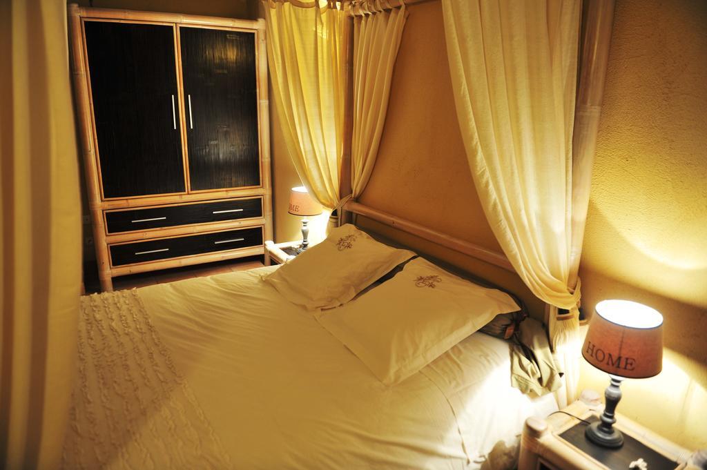 Chambres D'Hotes Le Puits D'Amour Mirandol-Bourgnounac Exterior foto