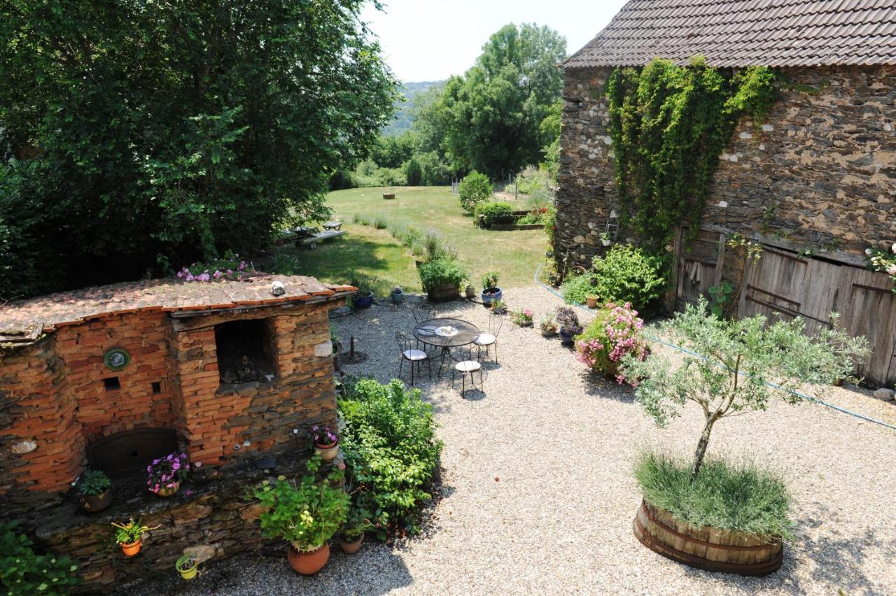 Chambres D'Hotes Le Puits D'Amour Mirandol-Bourgnounac Exterior foto